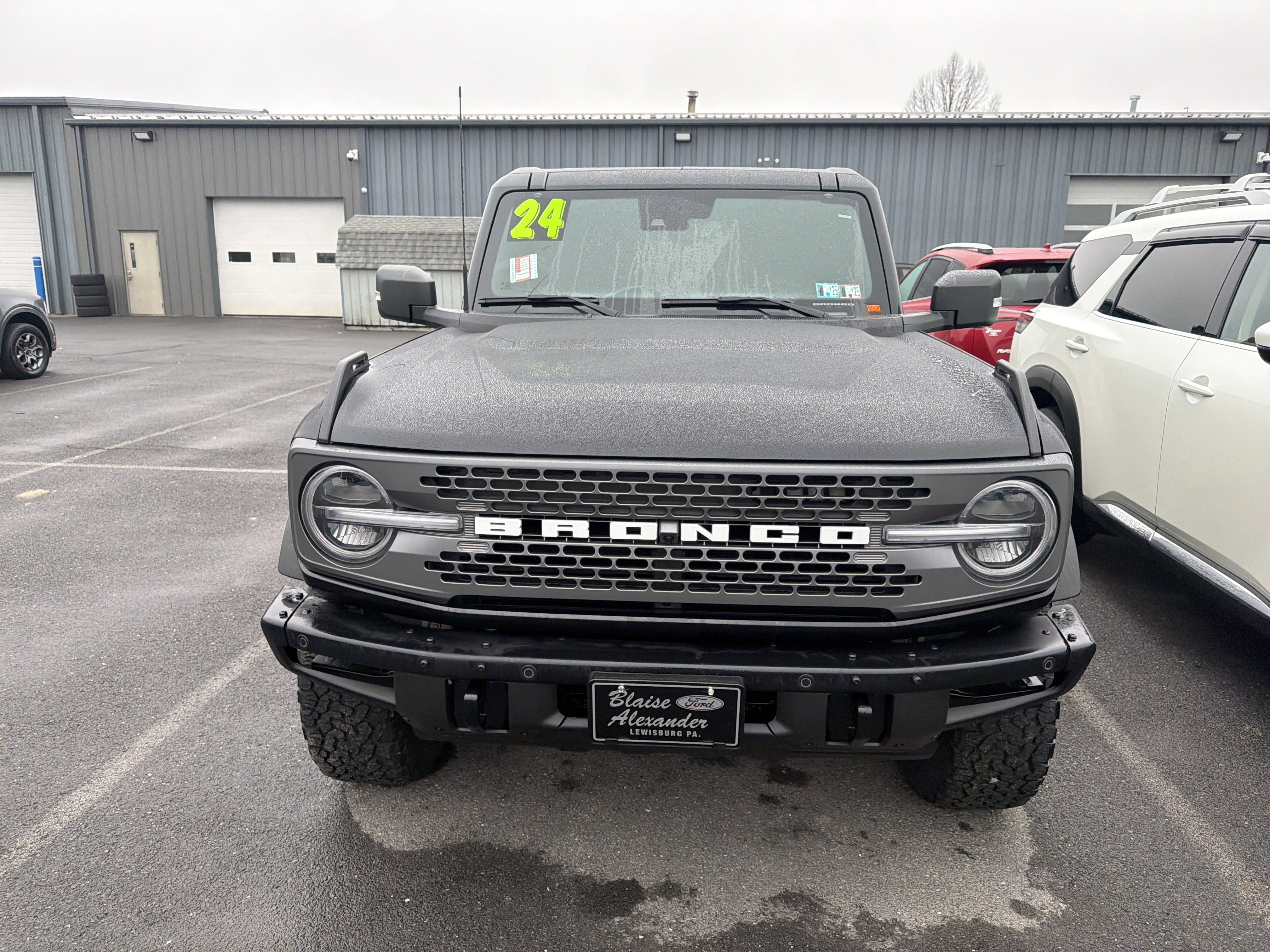 Used 2024 Ford Bronco Badlands image 34