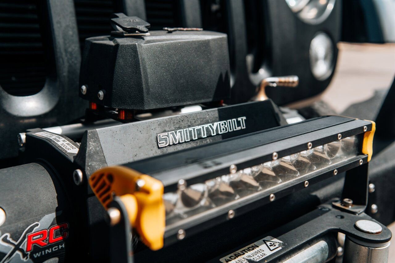 Used 2016 Jeep Wrangler Unlimited Rubicon image 12