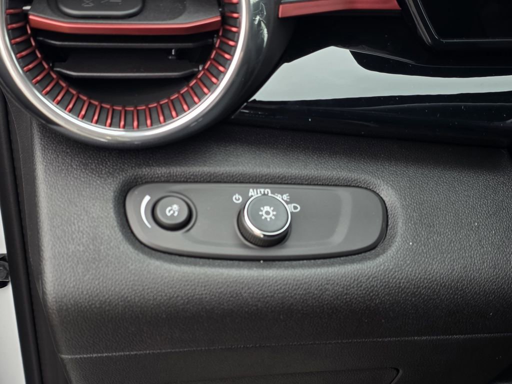 New 2026 Chevrolet Trax RS w/ Sunroof Package FWD image 15