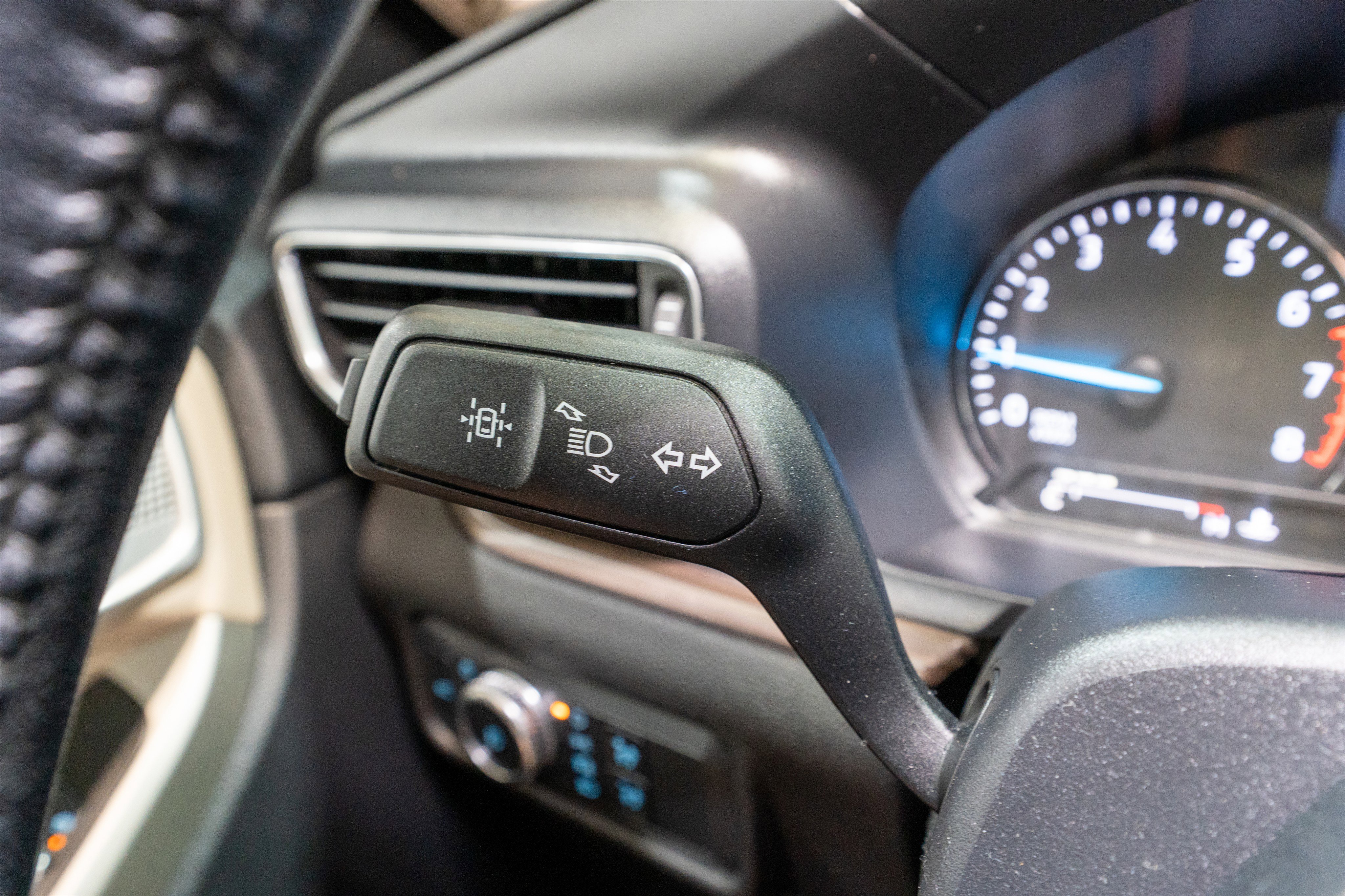 Used 2022 Ford Explorer Limited w/ Equipment Group 301A image 30