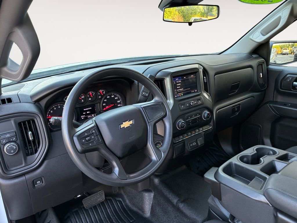 Used 2025 Chevrolet Silverado 1500 W/T image 10