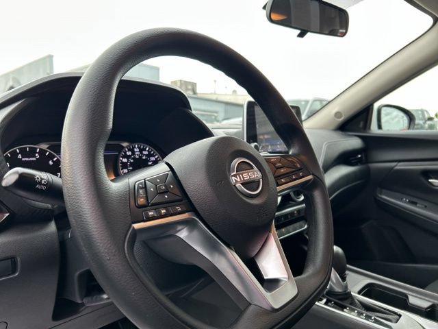 Used 2024 Nissan Sentra SV FWD image 30