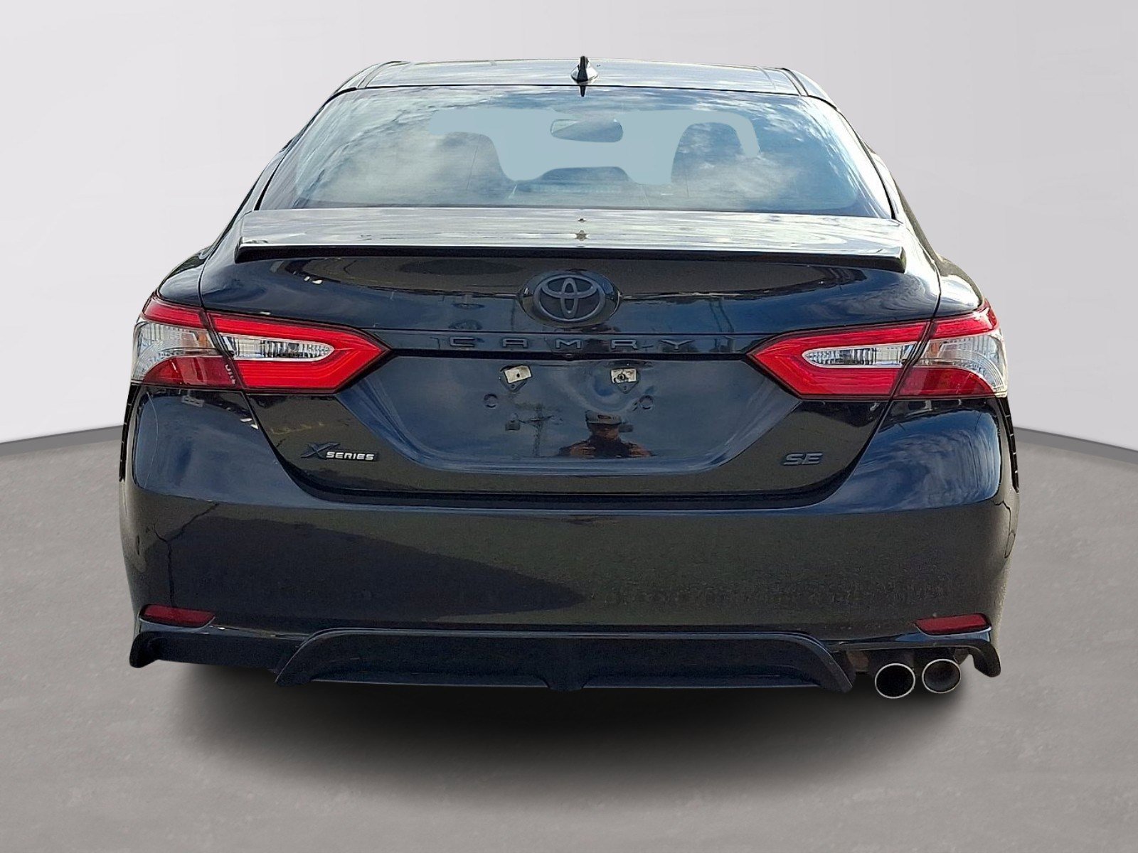 Used 2019 Toyota Camry SE w/ Convenience Package FWD image 5