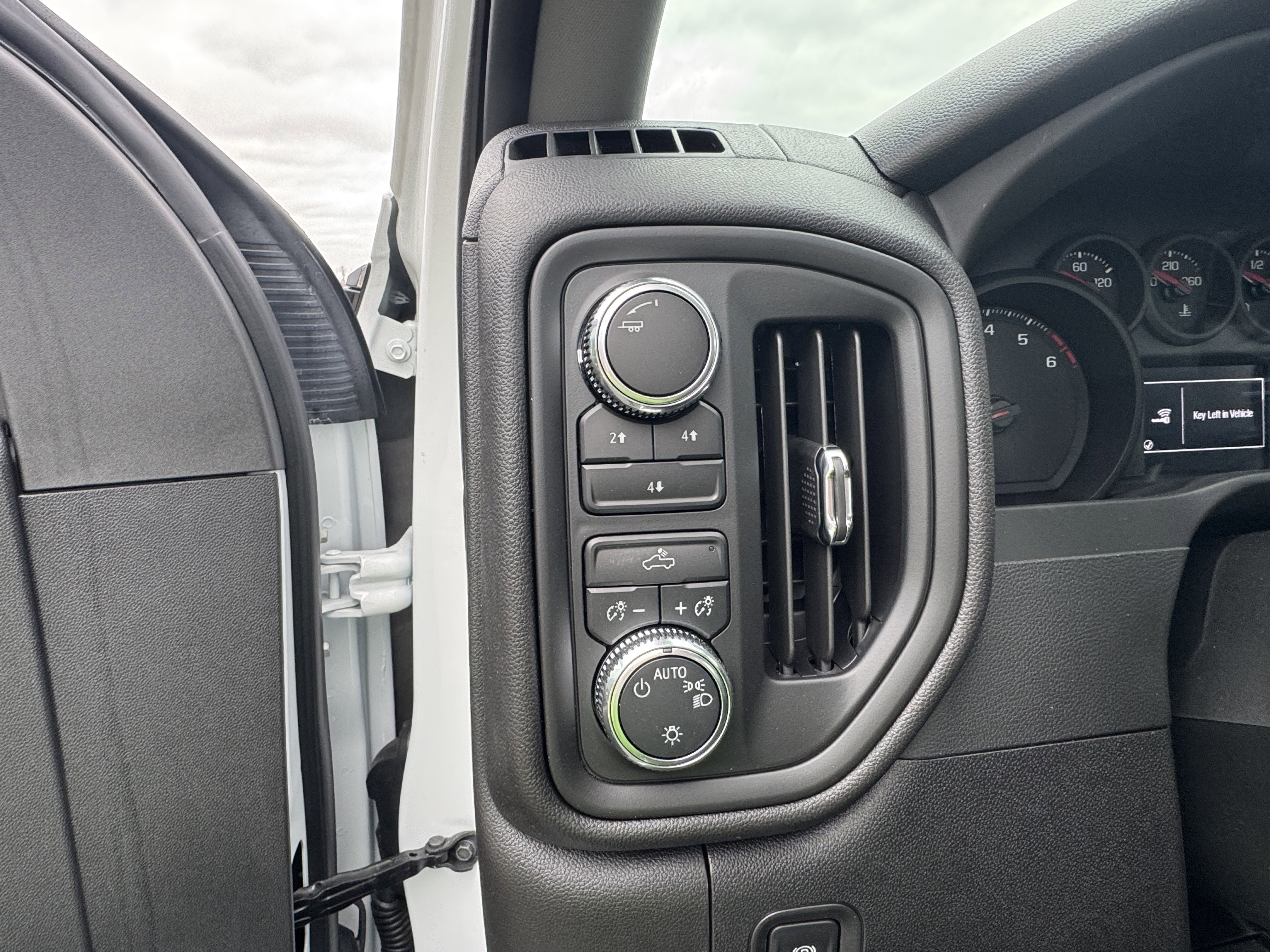 New 2025 GMC Sierra 2500 Pro image 9