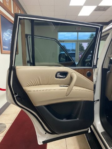 Used 2023 Nissan Armada SL w/ Cargo Package AWD/4WD image 8
