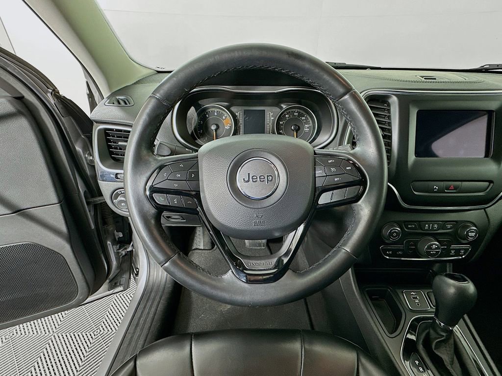 Used 2019 Jeep Cherokee Latitude Plus image 11