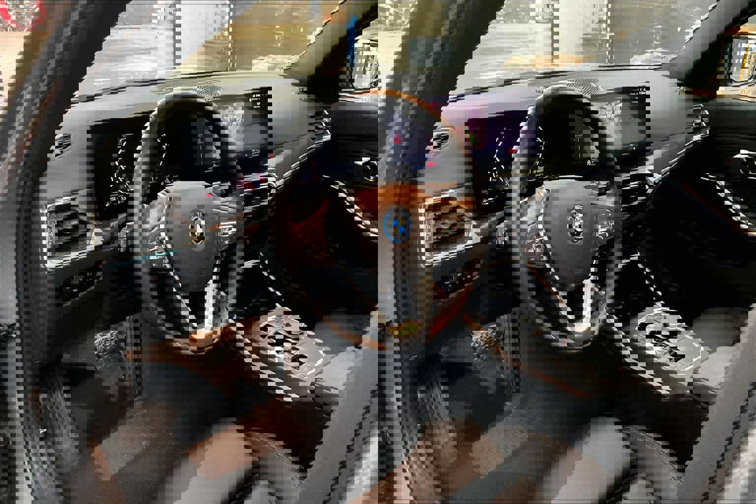 Used 2023 BMW 330e image 16