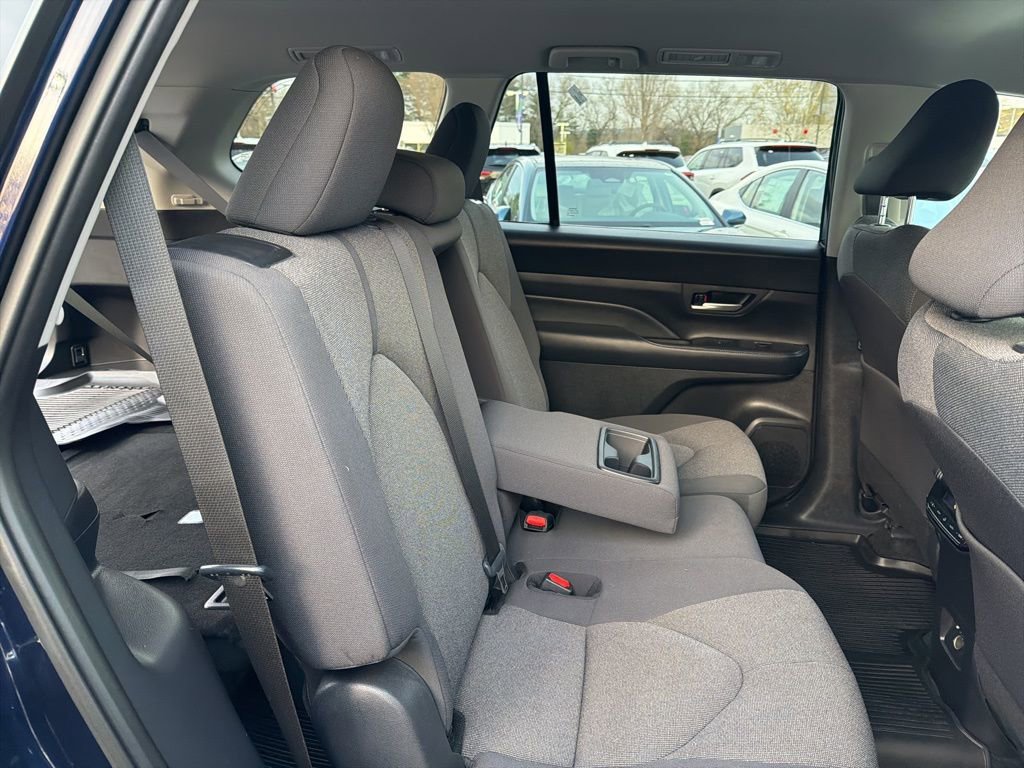 Used 2025 Toyota Grand Highlander AWD image 13