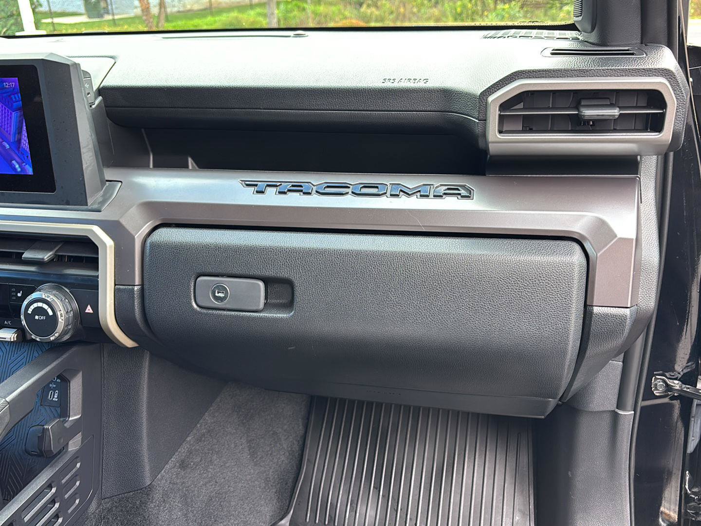 Used 2024 Toyota Tacoma SR5 AWD/4WD image 14