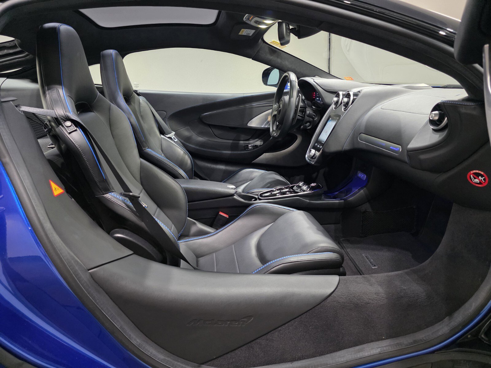 Used 2023 McLaren GT image 17