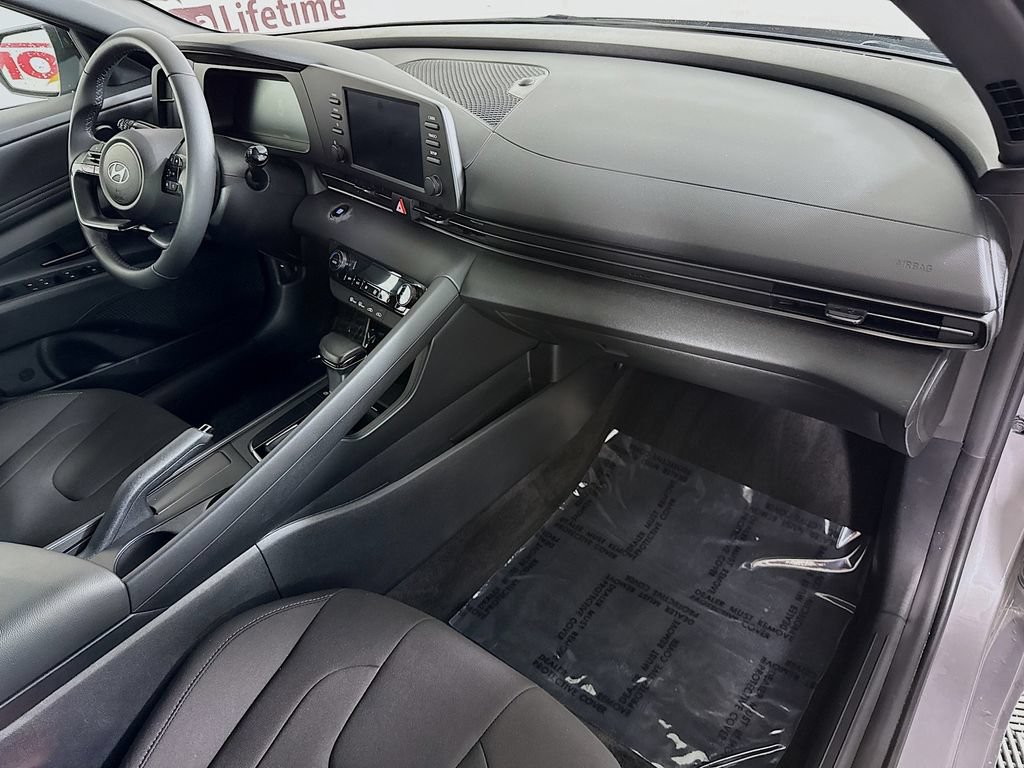 Certified 2025 Hyundai Elantra Sport FWD image 30