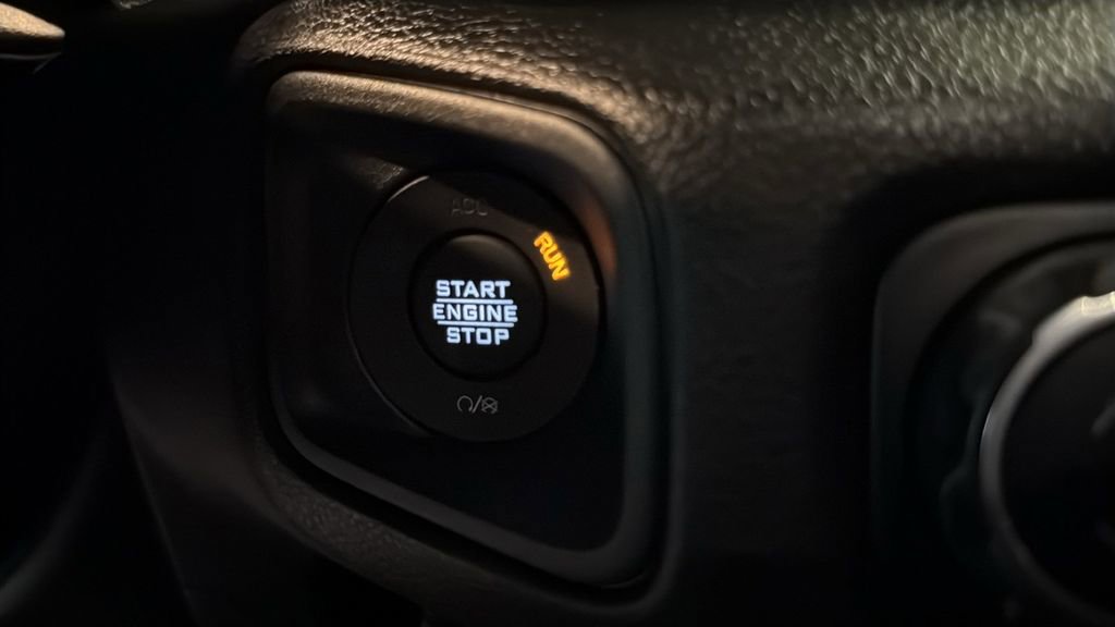 Used 2025 Jeep Wrangler Sport image 32