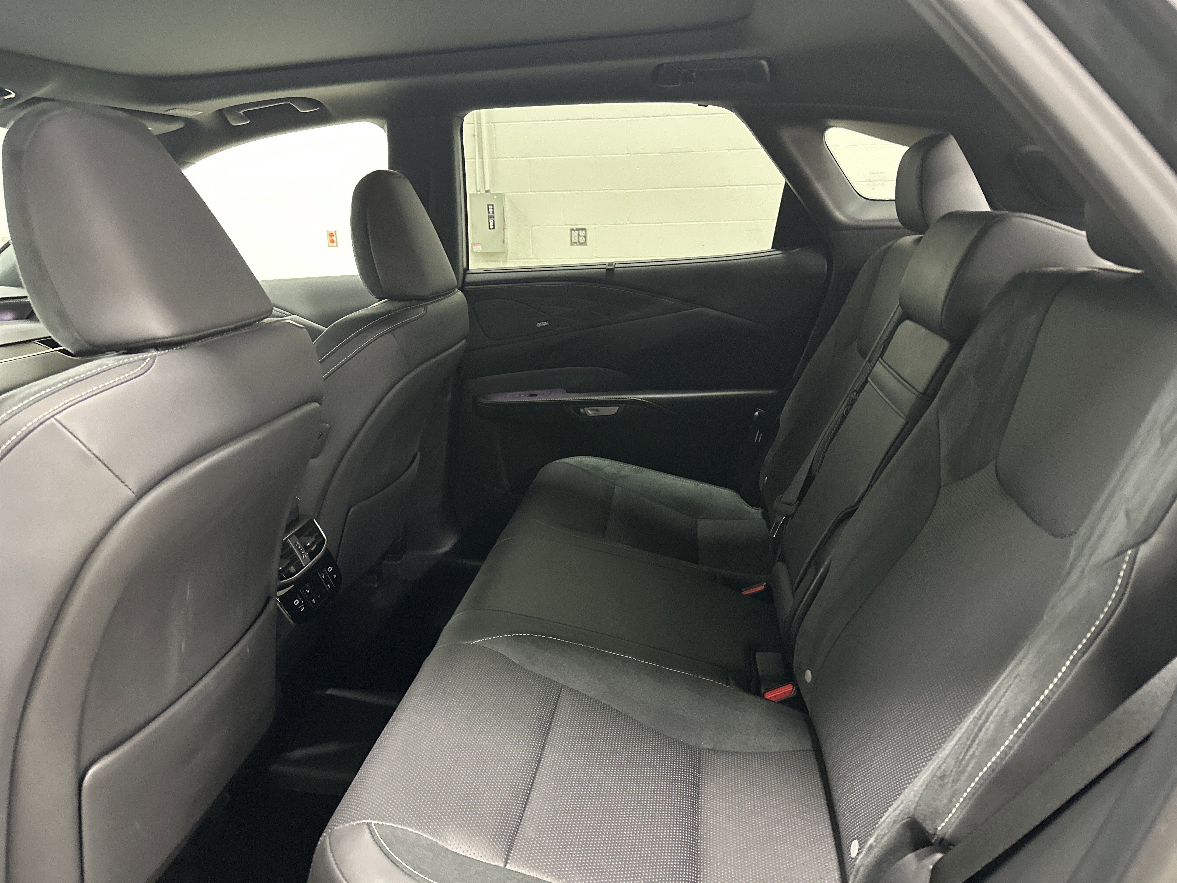 Certified 2025 Lexus RX 450h 450h+ Luxury w/ Convenience Package image 28