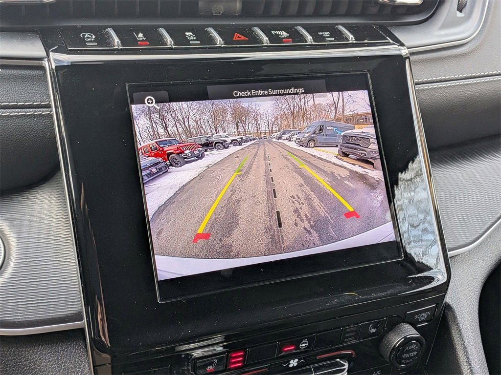 Certified 2024 Jeep Grand Cherokee Altitude image 17