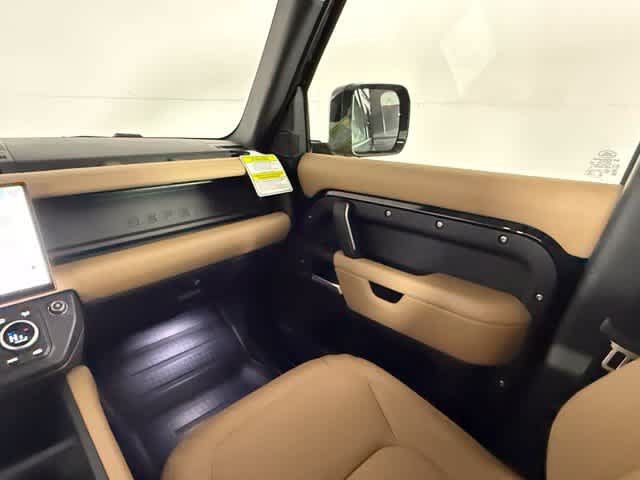 New 2026 Land Rover Defender 110 S AWD/4WD image 18