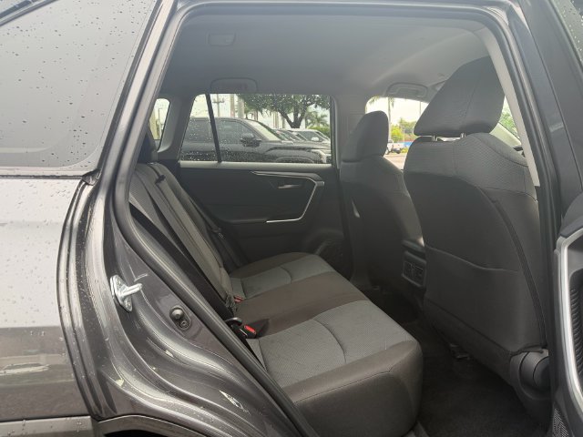 Used 2025 Toyota RAV4 XLE AWD/4WD image 15