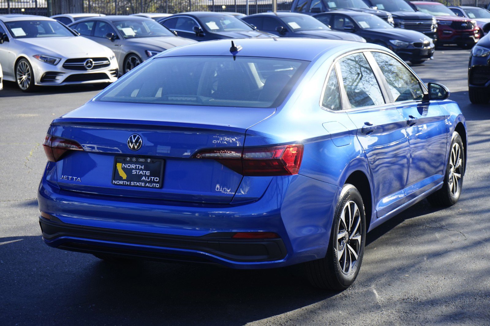 Used 2022 Volkswagen Jetta S image 9