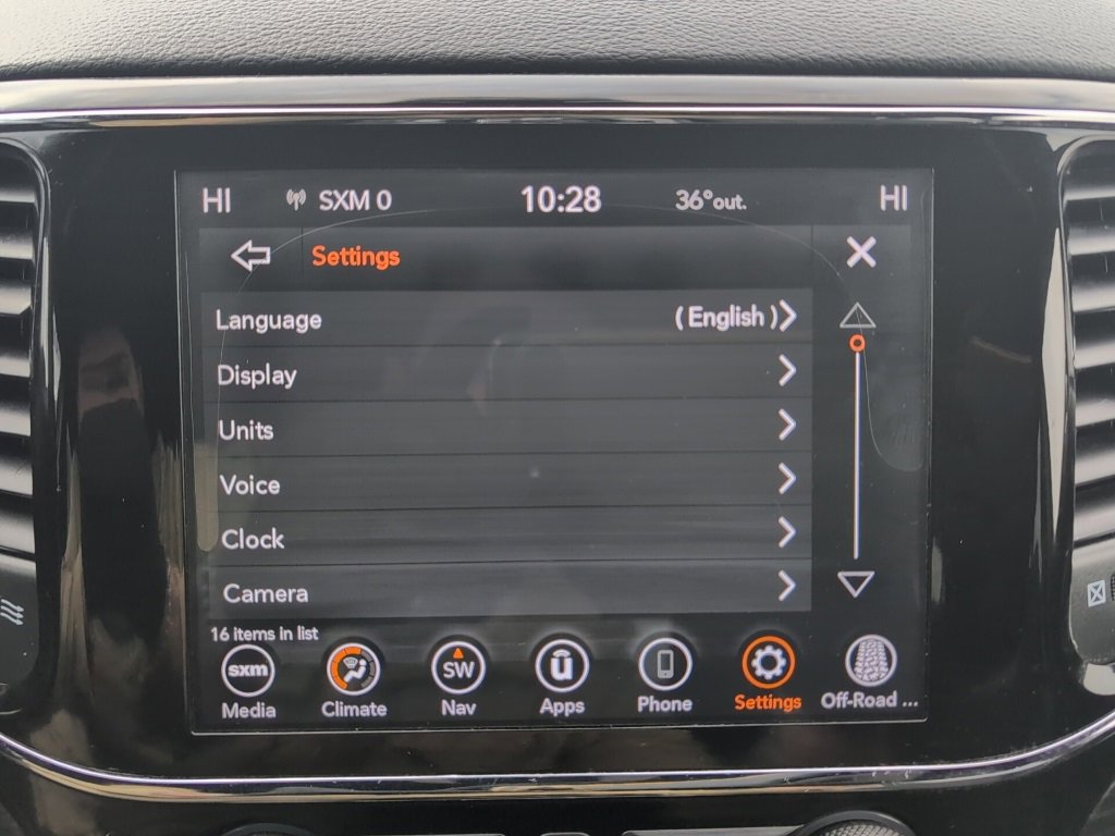 Used 2020 Jeep Grand Cherokee Laredo w/ 18" Wheel & 8.4" Radio Group image 39