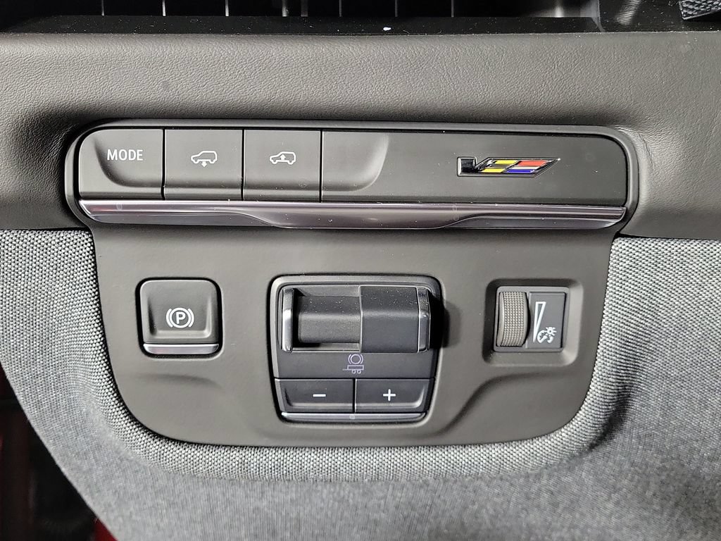 Certified 2025 Cadillac Escalade ESV V AWD/4WD image 32