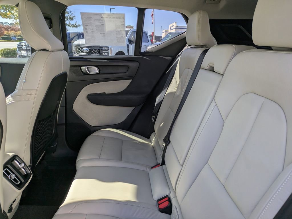 Certified 2023 Volvo XC40 B5 Plus w/ Driver Assist Package image 14