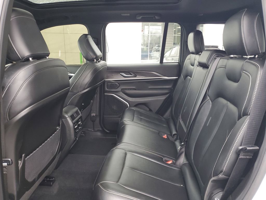 Used 2025 Jeep Grand Cherokee Limited 4xe image 31