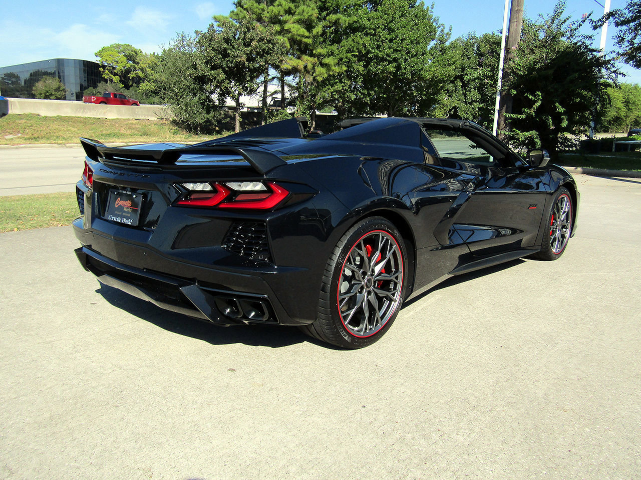Used 2023 Chevrolet Corvette Stingray Premium Conv w/ Z51 Performance Package image 5