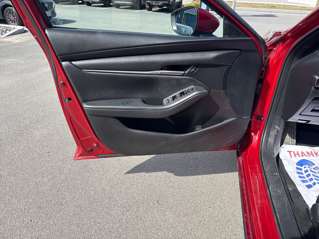 Used 2021 MAZDA MAZDA3 s image 23