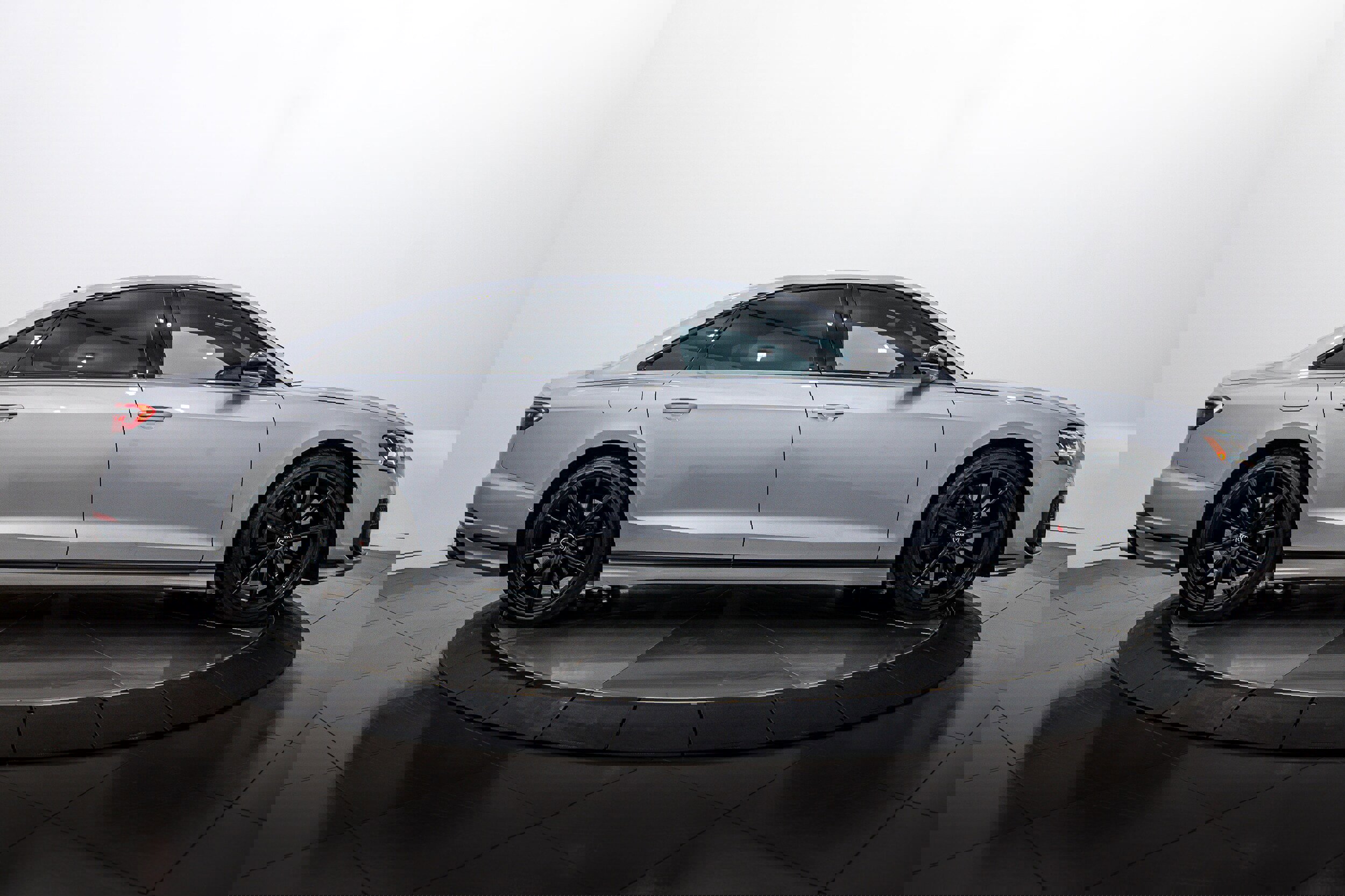 Used 2022 Audi S8 w/ S8 Comfort Plus Package image 3