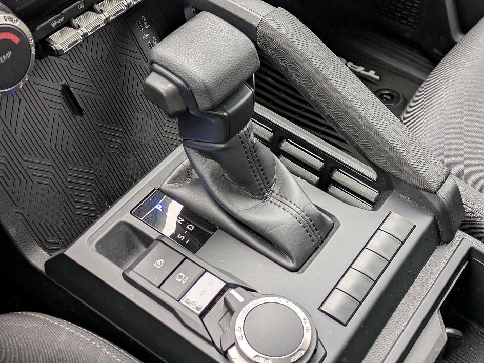 Used 2024 Toyota Tacoma SR image 23