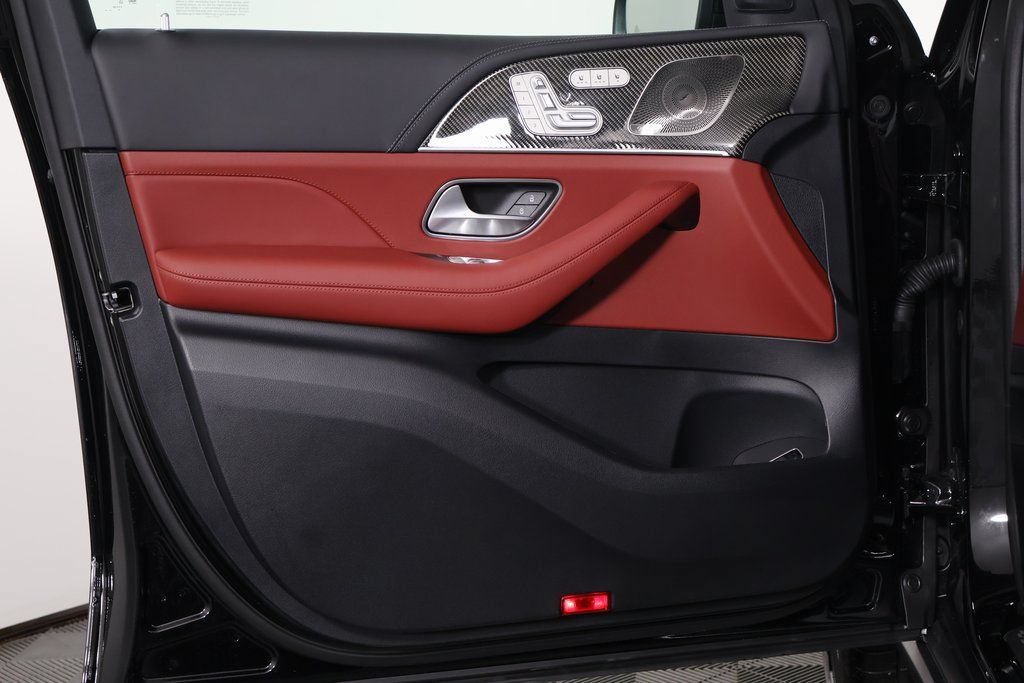 New 2026 Mercedes-Benz GLS 63 AMG 4MATIC image 8