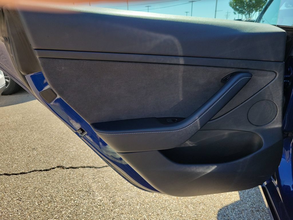 Used 2022 Tesla Model 3 Long Range AWD/4WD image 15
