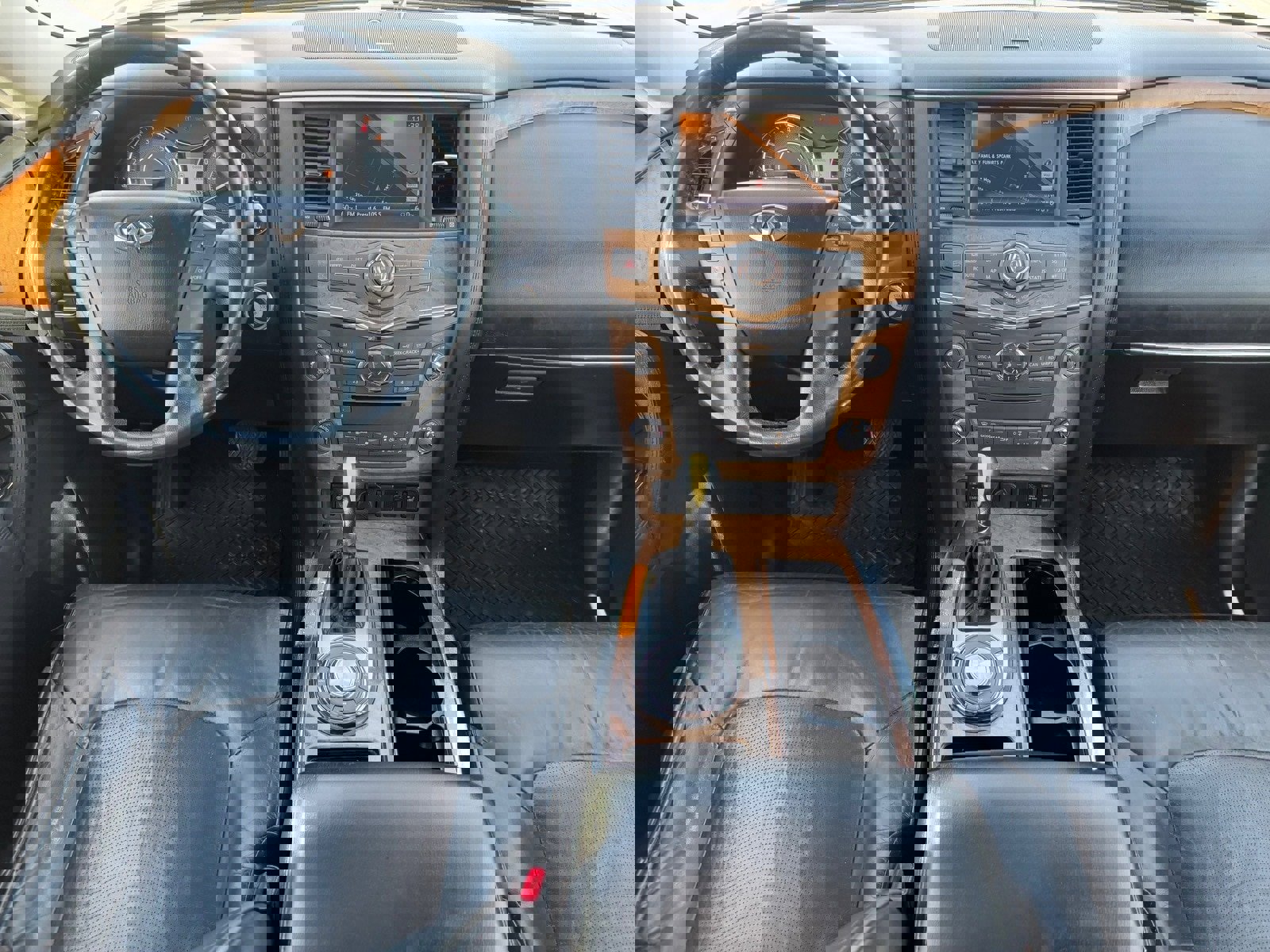 Used 2011 INFINITI QX56 Base w/ Theater Pkg image 12