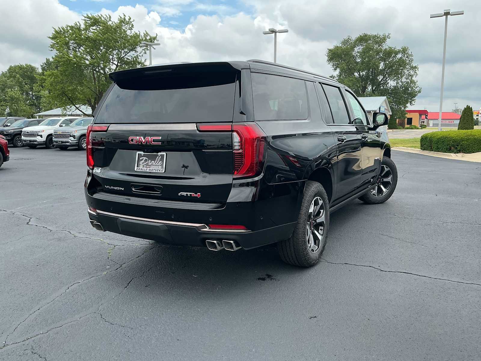 New 2026 GMC Yukon XL AT4 Ultimate AWD/4WD image 4