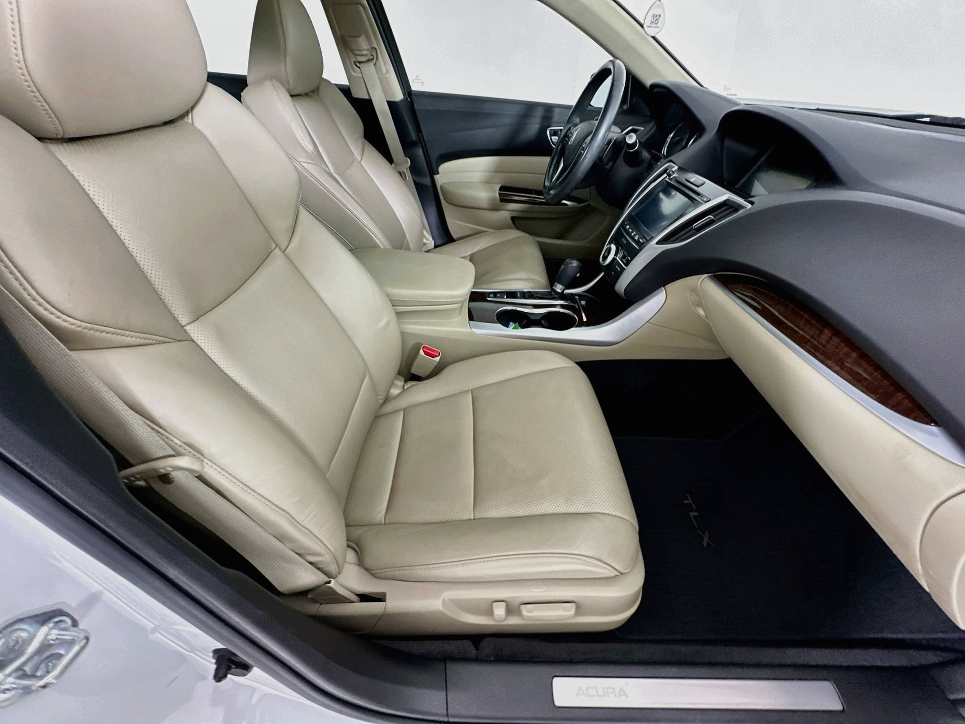 Used 2018 Acura TLX w/ Technology Package FWD image 30