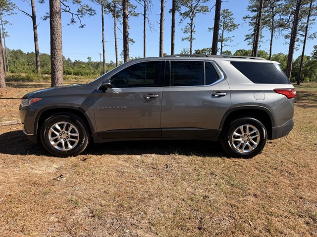 Used 2019 Chevrolet Traverse LT FWD image 2
