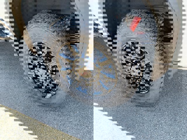 New 2025 GMC Sierra 2500 AT4 w/ AT4 Preferred Package image 10