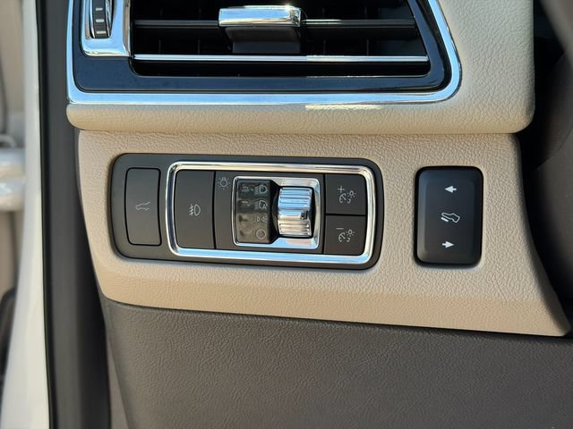 Used 2024 Lincoln Navigator Premiere AWD/4WD image 53