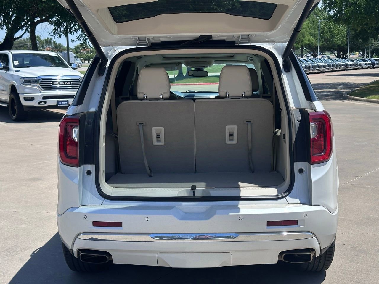 Used 2021 GMC Acadia Denali AWD/4WD image 16