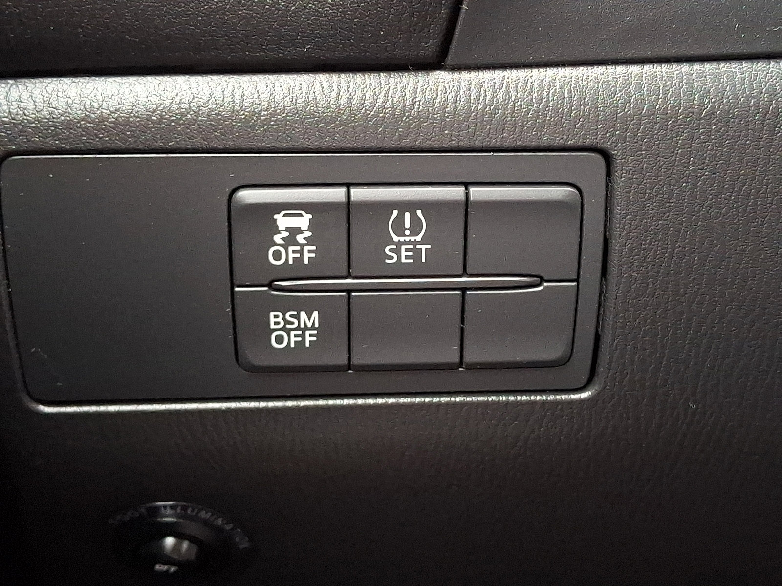 Used 2015 MAZDA MAZDA3 i Touring image 25