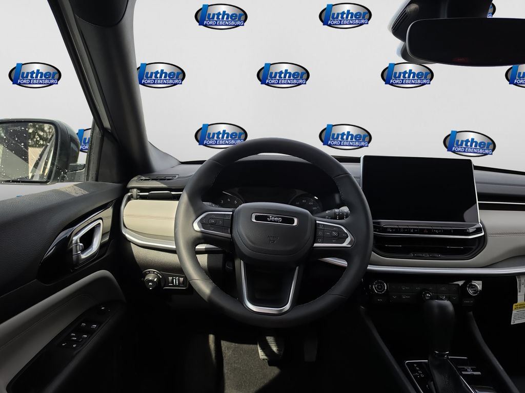 Used 2026 Jeep Compass Limited AWD/4WD image 12