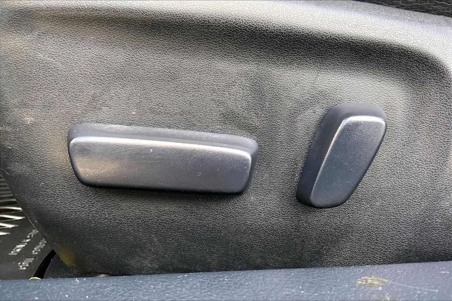 Used 2015 Toyota Avalon XLE FWD image 34