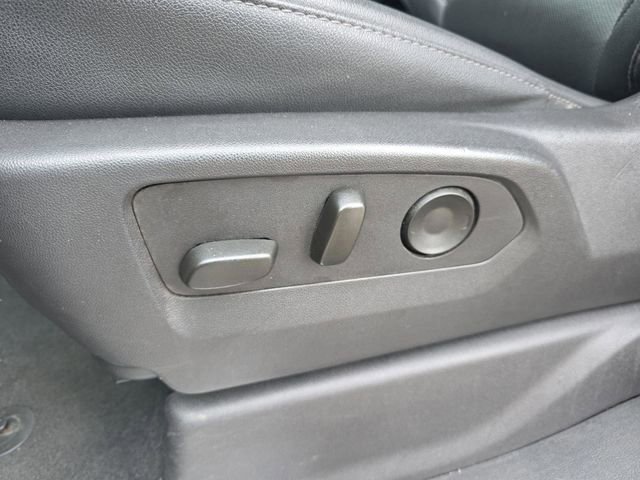 Used 2025 GMC Sierra 1500 SLT image 13