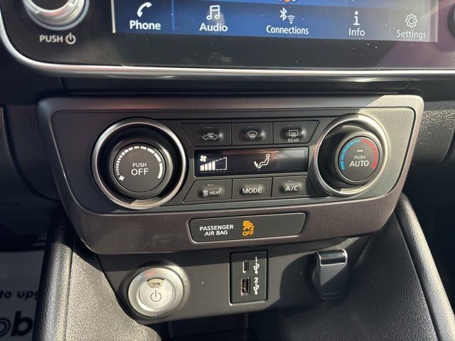 Used 2025 Nissan Leaf S image 34