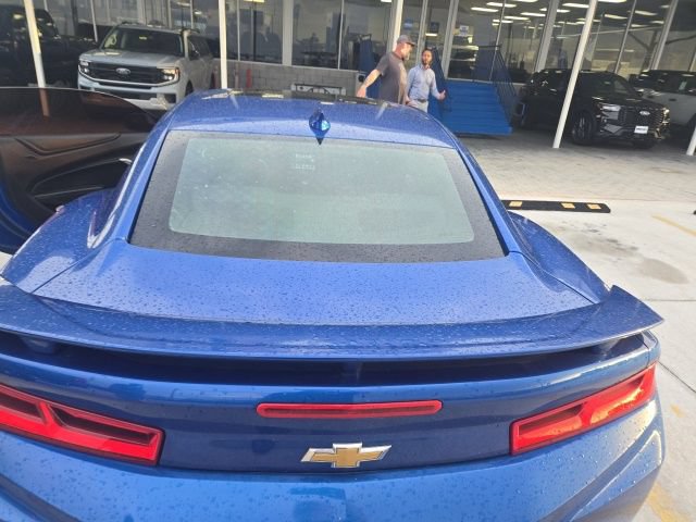 Used 2016 Chevrolet Camaro SS RWD image 5
