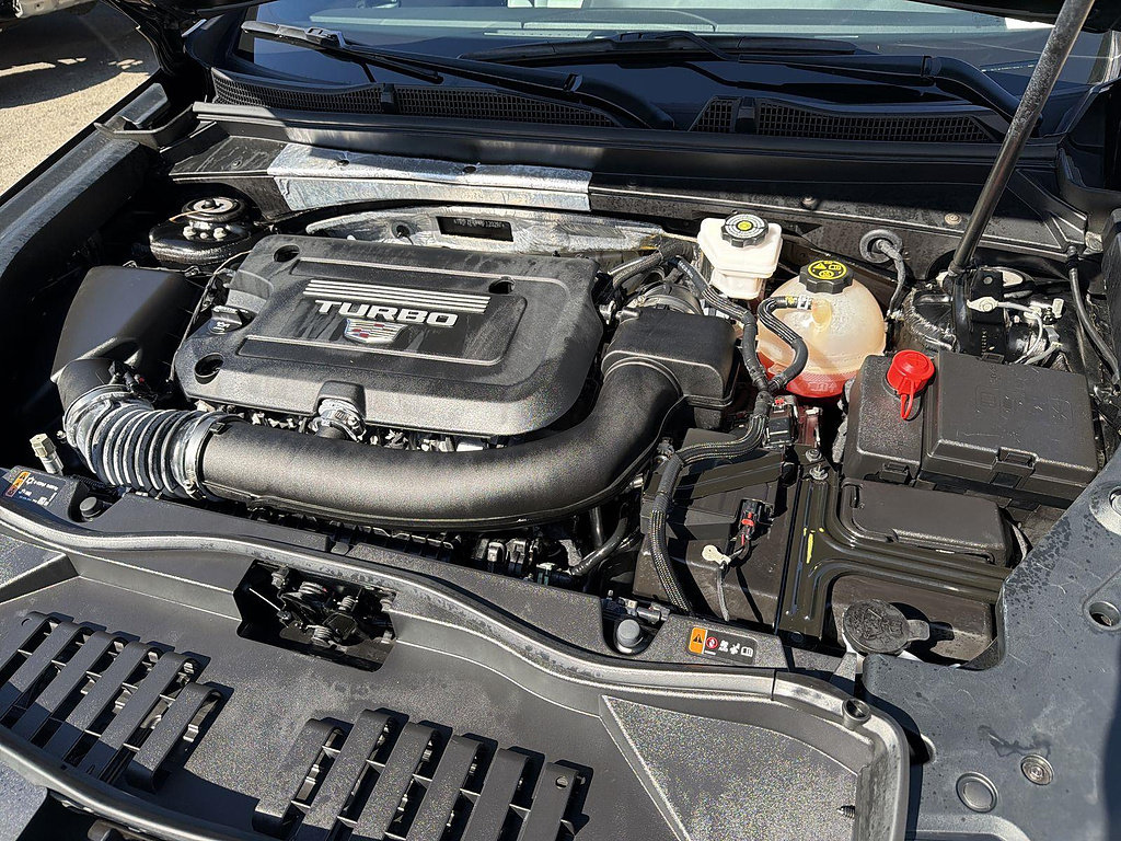 Used 2024 Cadillac XT4 Sport AWD/4WD image 30