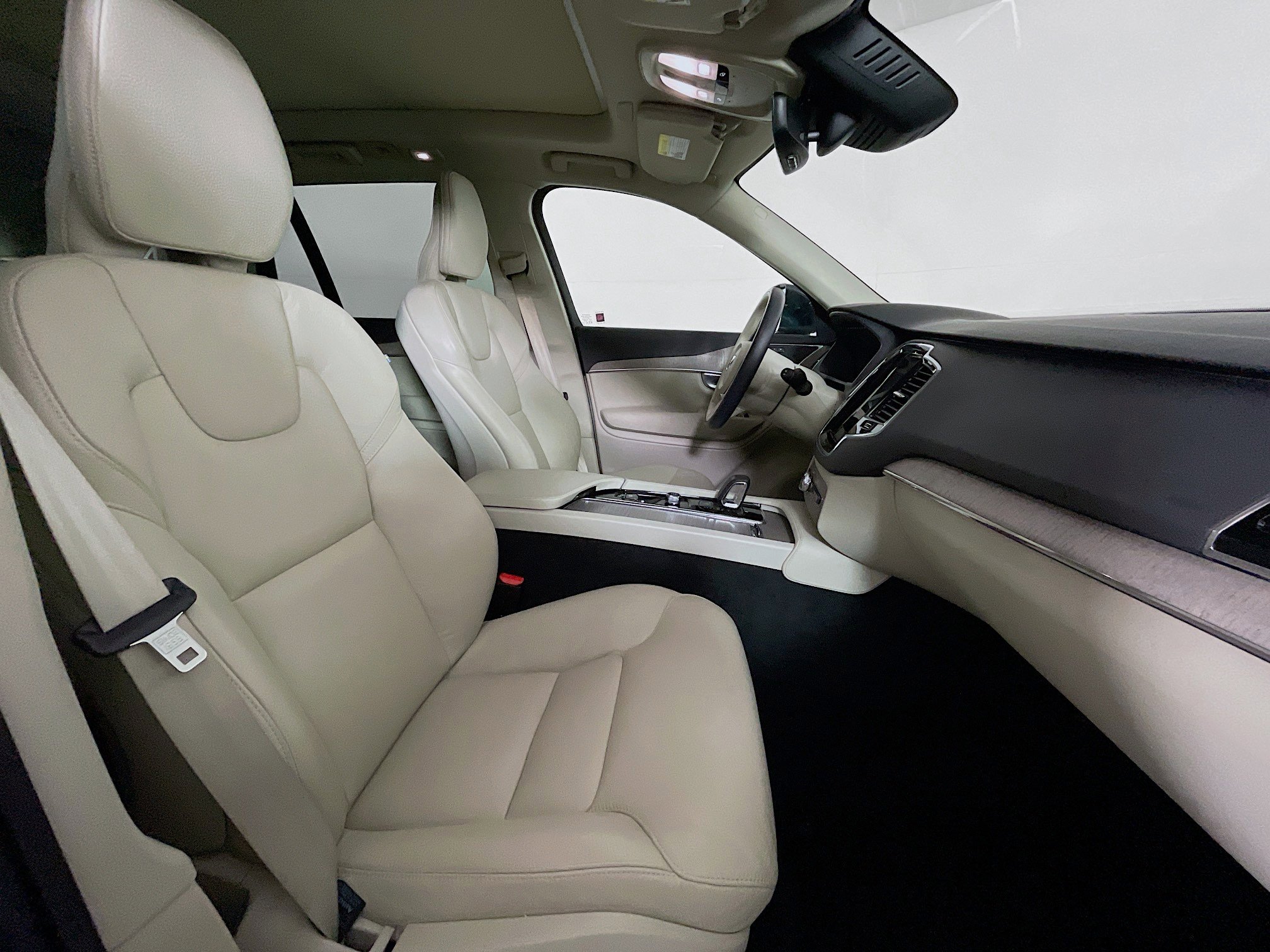 Used 2024 Volvo XC90 B5 Plus image 34