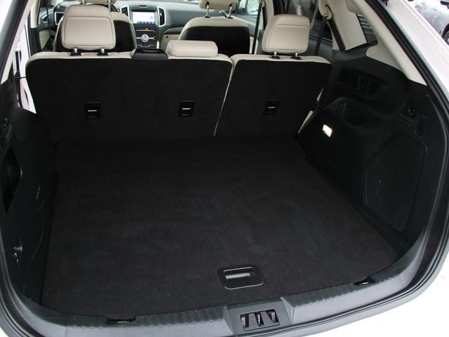 Used 2019 Ford Edge Titanium w/ Equipment Group 301A FWD image 11