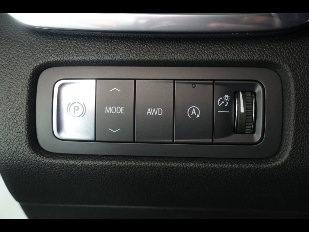 Used 2025 GMC Acadia Elevation image 14