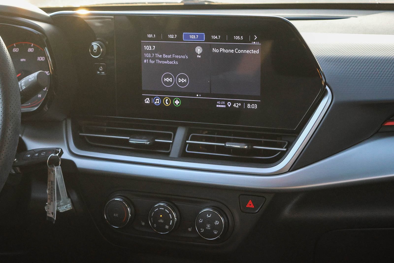 Used 2025 Chevrolet Trax RS image 25