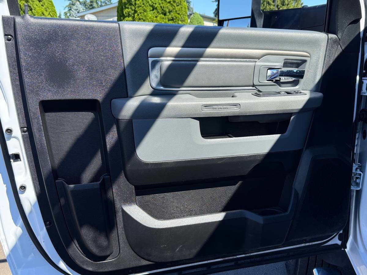 Used 2018 RAM 4500 Tradesman w/ Power & Remote Entry Group image 11